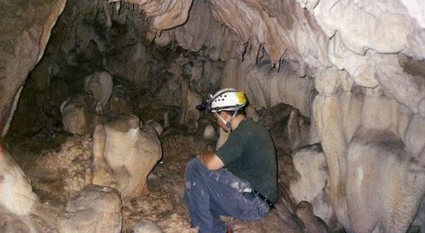Speleologi bloccati dall'acqua: notte nell'Abisso di Monte Oro