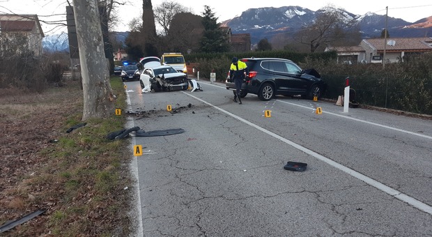 Pauroso incidente a Schio: la Mercedes ruota su se stessa per due volte