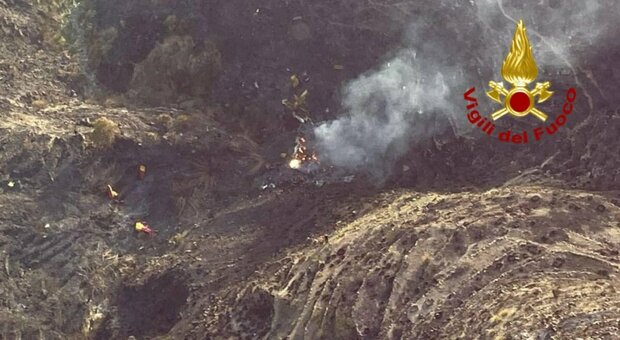 Pilota salernitano tra i dispersi nell'incidente del canadair sull'Etna