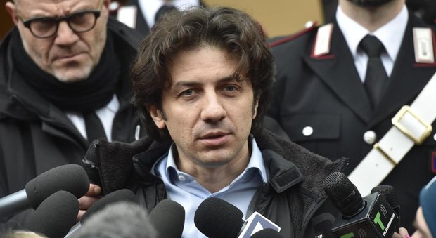 Dj Fabo, Cappato: «Così l'ho accompagnato a morire, ora servono regole. Altre due italiani in attesa a Zurigo»