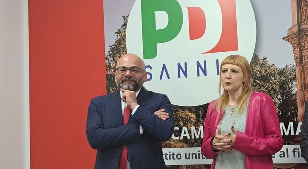Il segretario provinciale del Pd Giovanni Cacciano e la presidente Rosa Razzano
