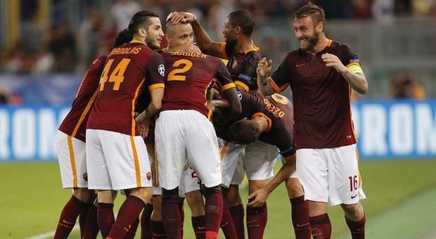 La Roma ferma i marziani del Barça: 1-1 Fantastico Florenzi: rete da 50 metri Szczesny infortunato a una mano La Roma ferma i marziani del Barça: 1-1 Fantastico Florenzi: rete da 50 metri Szczesny infortunato a una mano