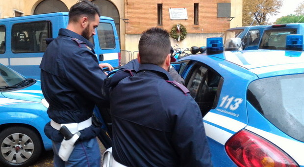 Roma, riciclaggio di auto rubate: maxi blitz della Polizia