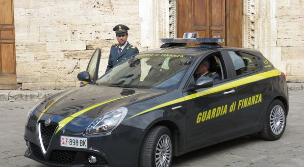 Prato, frode per 200 milioni di euro, 17 imprenditori arrestati