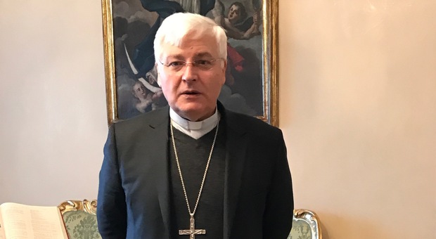 Il vescovo di Nola: «Basta malaffare, chi è onesto si candidi alle elezioni»