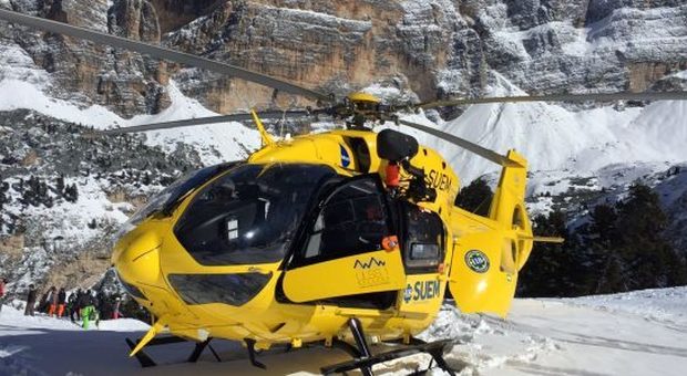 Valanga travolge 3 sciatori veneziani: due illesi, un altro soccorso con l'elicottero