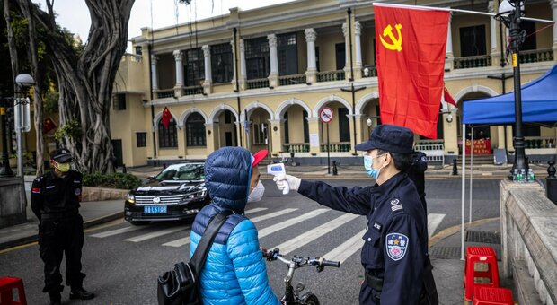 Covid, stretta della Cina: vietato l'ingresso nel Paese per chi arriva dall'Italia