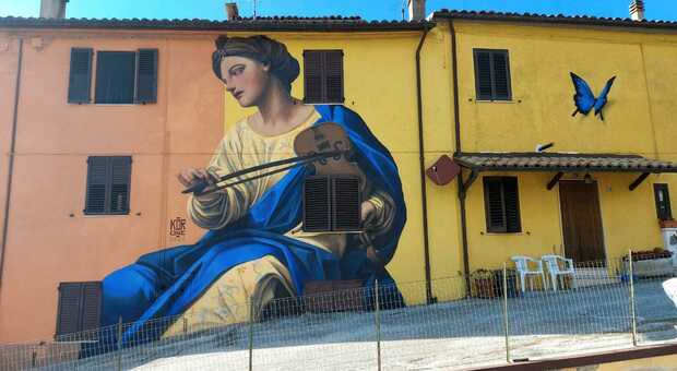 "La Musica" colora Cacciano, il paese dei murales. Lo street artist Zenobi ha finito la sua ultima opera