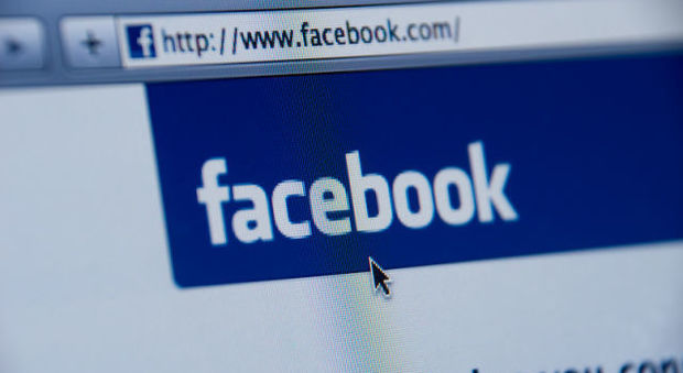 Facebook ammette: "Fake news e bufale? Messe in giro anche dai governi per manipolare l'opinione pubblica"