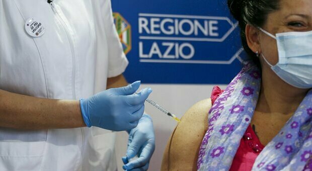 Vaccini Lazio, D’Amato: «Oltre 2 milioni di cittadini con prima dose»
