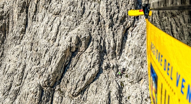 Cortina. Alpinista precipita e muore sul trapezio del monte Lagazuoi