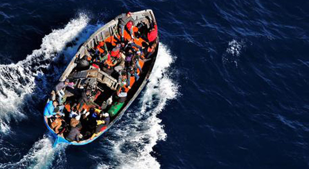Libano, barca affonda la largo delle coste: muore un bambino, 40 persone vengono salvate