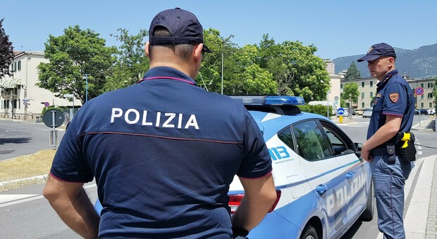 Da oggi poliziotti col taser a Terni: La pistola a impulsi elettrici alle pattuglie della Volante