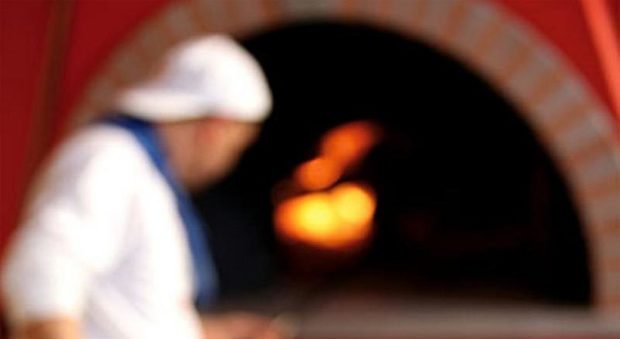 Senigallia, arrestato pizzaiolo con la cocaina: nascondeva la droga nel locale