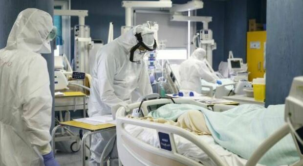 Coronavirus, altri 342 morti in Italia: dall'inizio della pandemia hanno perso la vita 118.699 persone
