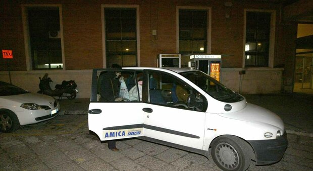 Nel Casertano tassista ferito con un coltello da rapinatore