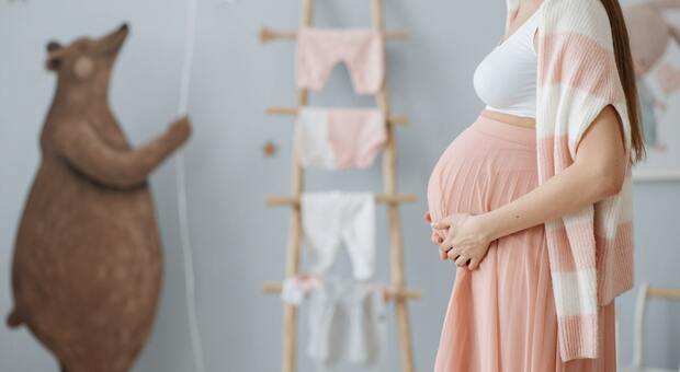 La gravidanza fa invecchiare in poco tempo, ma si può recuperare: l'ultima scoperta
