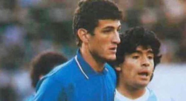 Maradona ringrazia Ferrara: «La mia maglia per i napoletani»