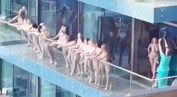 Dubai, modelle nude sul balcone. Il video finisce sui social, loro vengono arrestate