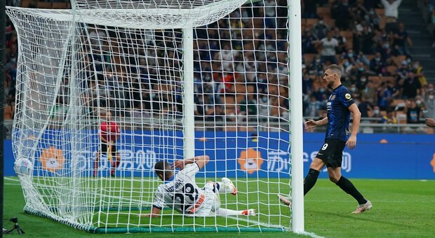 Inter-Atalanta 2-2: Dzeko risponde a Toloi. Nel finale Dimarco sbaglia un rigore, annullato un gol a Piccoli