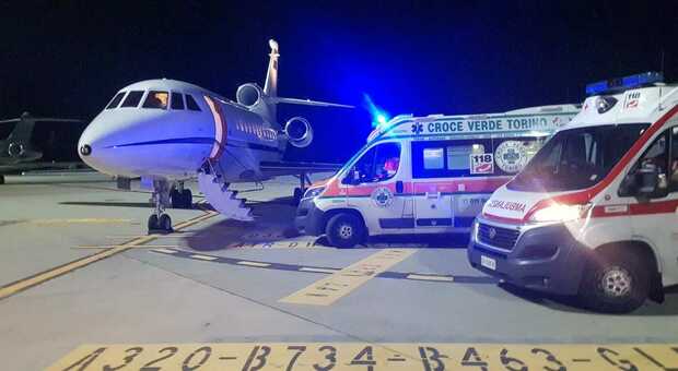 Aeronautica, volo d'urgenza da Brindisi a Bologna per salvare la vita a un 21enne