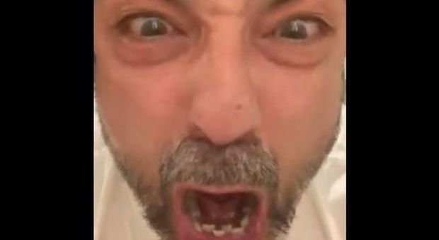 Sanremo 2020, Leo Gassmann vince le Nuove proposte. Papà Alessandro impazzisce di gioia Video