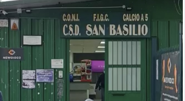 Il circolo ricreativo di San Basilio chiuso dalla polizia