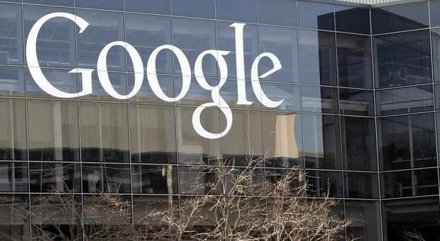 Google, bufera sessista: licenziato un dipendente. Ha scritto: «Donne biologicamente non in grado di comandare»