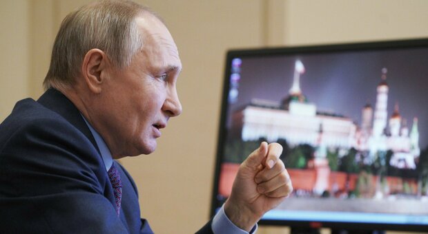 Putin: «L'Europa non vuole Sputnik? Difende gli interessi, non le persone» Michel: rispetti diritti e liberi Navalny