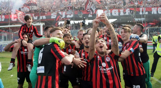 Foggia promosso in Serie B dopo 19 anni