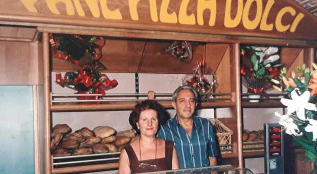 ennio Flammini con la moglie Milena nel forno Panificio Sabino