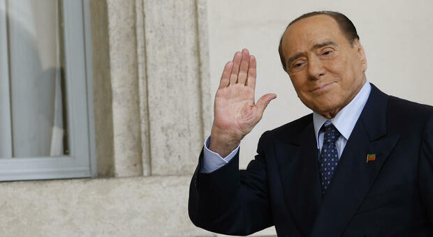 Berlusconi, niente camera ardente a Mediaset. Domani alle 15 i funerali di Stato in Duomo e il lutto nazionale