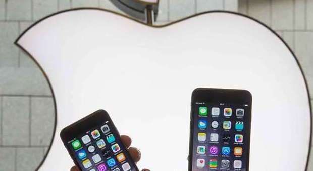 Apple, iPhone pronto a diventare un portafoglio elettronico: ecco come funziona