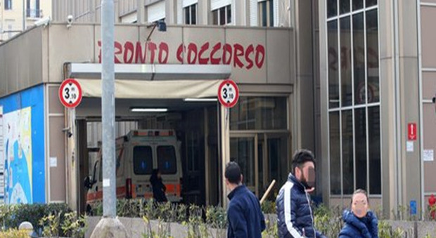Incidente a Napoli, bimbo di 4 anni investito da uno scooter: corsa in ospedale