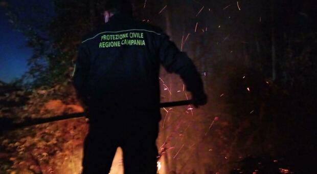 Irpinia, tornano gli incendi nei boschi: a fuoco 20mila metri quadrati di alberi