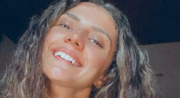 Anila, morta a 26 anni: «Vertebre schiacciate, forse errore di un collega». Il dolore della mamma di Luana D'Orazio