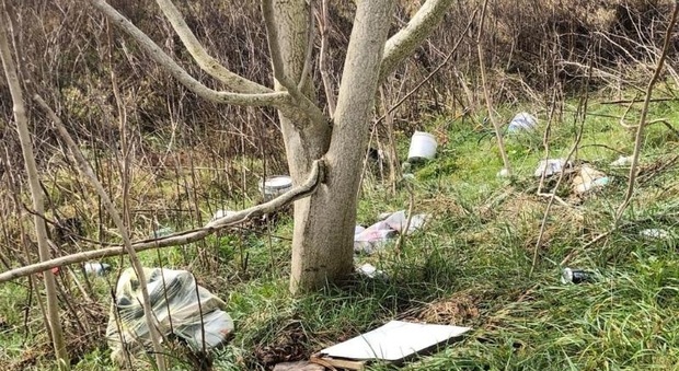 Spinetoli, assalto dei vandali nell'oasi naturale: cumuli di rifiuti abbandonati