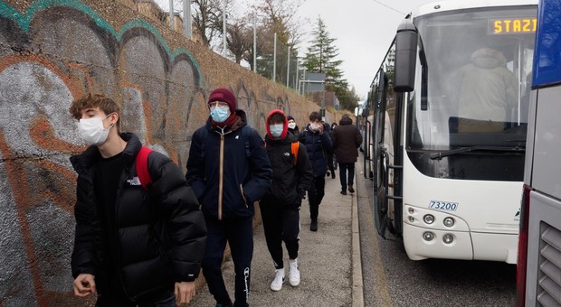 Virus, le ultime decisioni sulle scuole In Umbria diventano 31 i comuni in zona rossa
