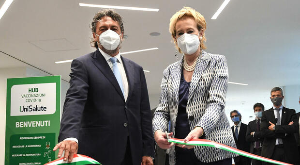 A Milano apre il primo hub vaccinale aziendale nella sede di Unipol