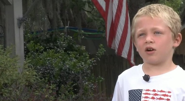 Bambino eroe in Florida, a 7 anni nuota per un'ora verso riva e salva tutta la famiglia