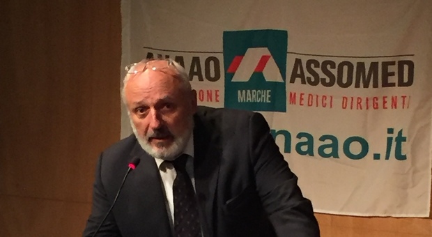 Anaao Marche si appella a Ceriscioli per evitare i tagli degli incarichi: «Riunione Asur insoddisfacente»