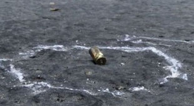 Napoli. Paura durante la movida: vigile spara in aria per scacciare gruppo di ragazzini