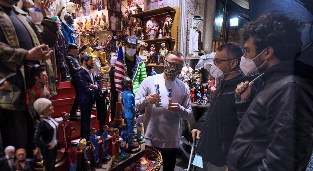 Natale a Napoli, saltano i mercatini: stop anche alle luminarie