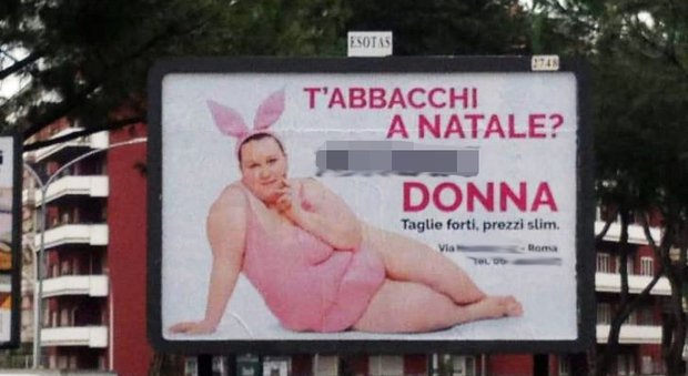 Roma, la pubblicità taglie forti prende in giro le curvy: «Va rimossa»