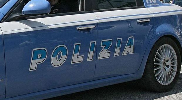 Salerno, donna tenta il suicidio: salvata in extremis dalla polizia