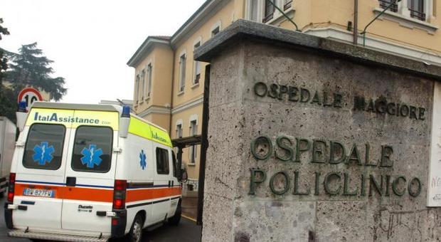 Milano, allarme meningite: uomo di 45 anni in rianimazione al Policlinico