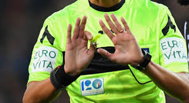 Ennesimo caso di violenza nel Lazio, arbitro colpito da un pugno