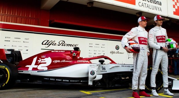 Formula 1, svelata al Montmelò l'Alfa C38 di Raikkonen e Giovinazzi