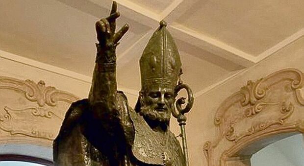 Sant'Oronzo: la statua tornerà a gurdare la piazza nei giorni della festa del santo patrono/Il programma