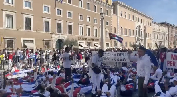 Papa Francesco non ascolta il grido dei dissidenti cubani, per loro piazza san Pietro resta chiusa